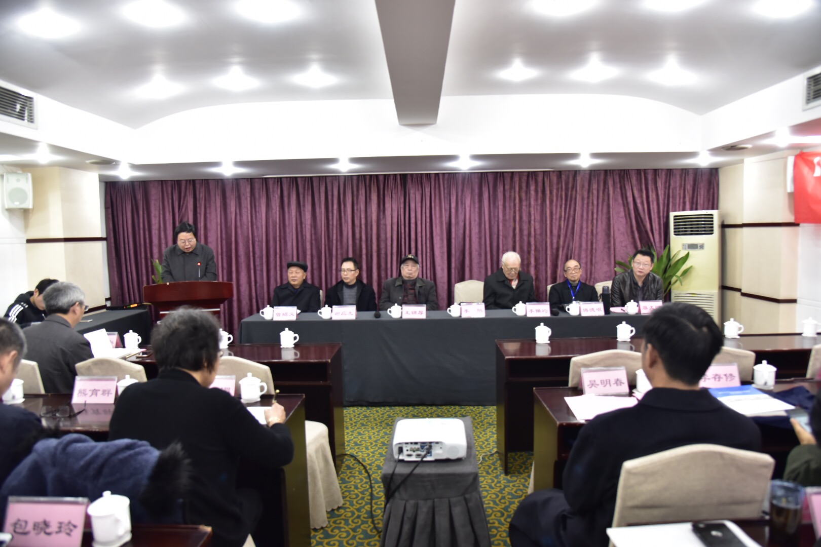 91做爱
院长 李怡教授.jpg